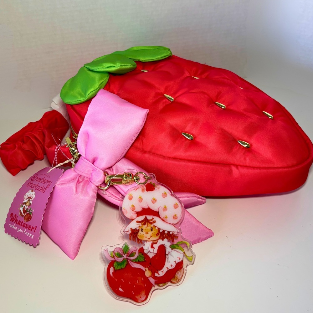 Strawberry Shortcake Whatever! Makes You Happy scented crossbody - Picture 2 of 6